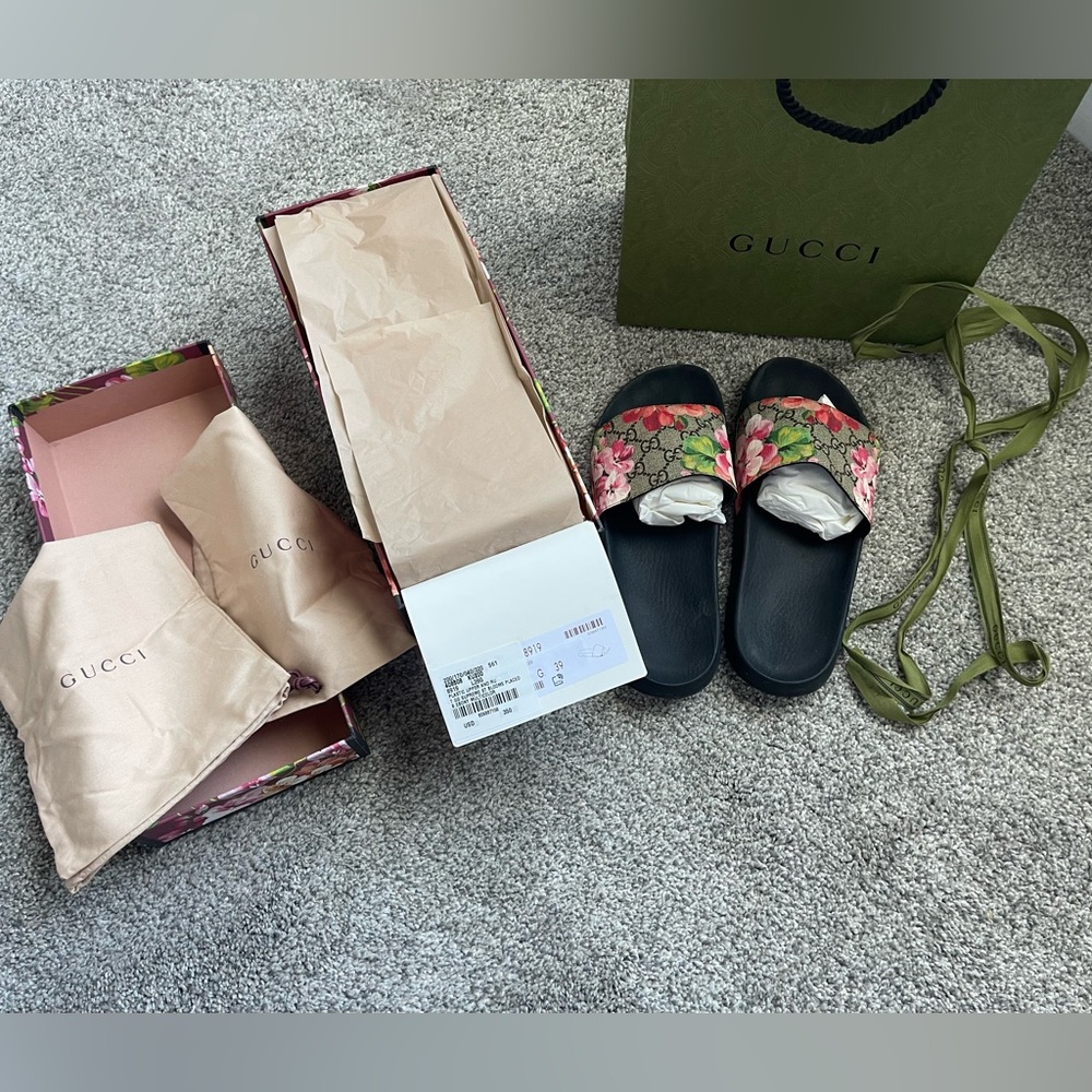 Gucci Blooms Supreme Slides Sandals